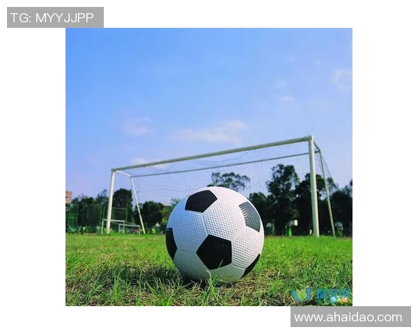 踢足球出门的乐趣与技巧分享，助你成为球场上的明星球员